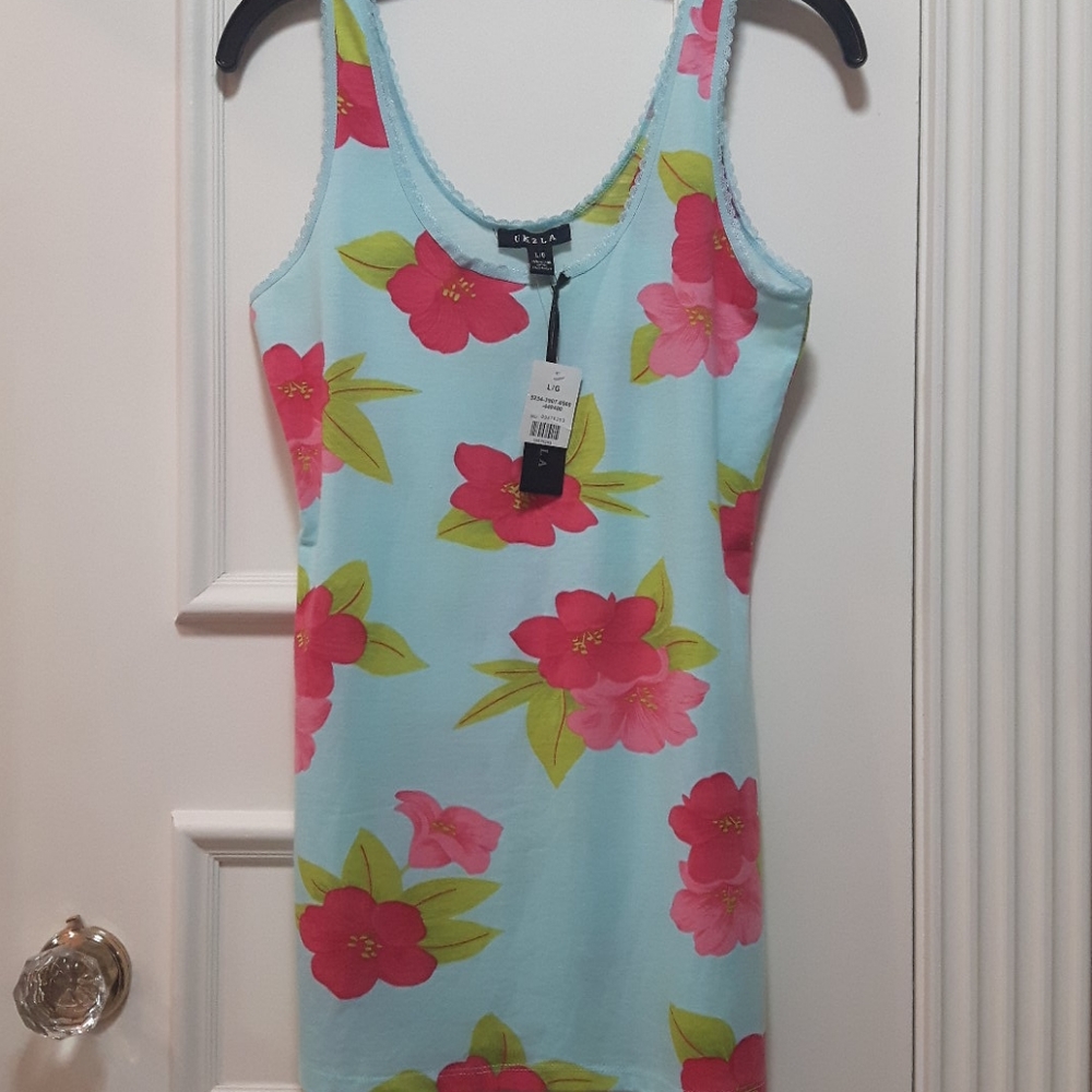 🛍️ NWT floral tank top
